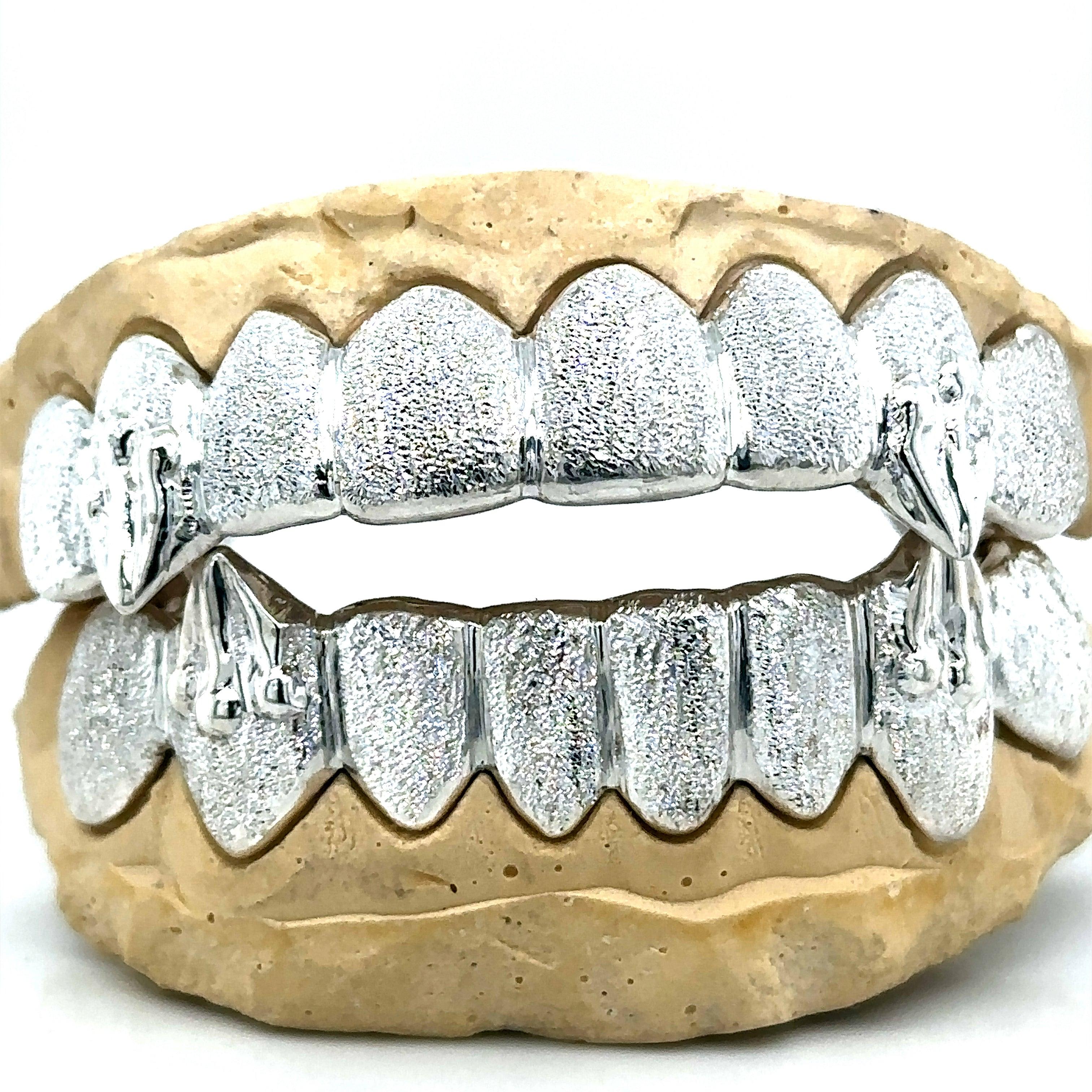 16pc Silver Diamond Dust Drip Fang Grillz – Seattle Gold Grillz