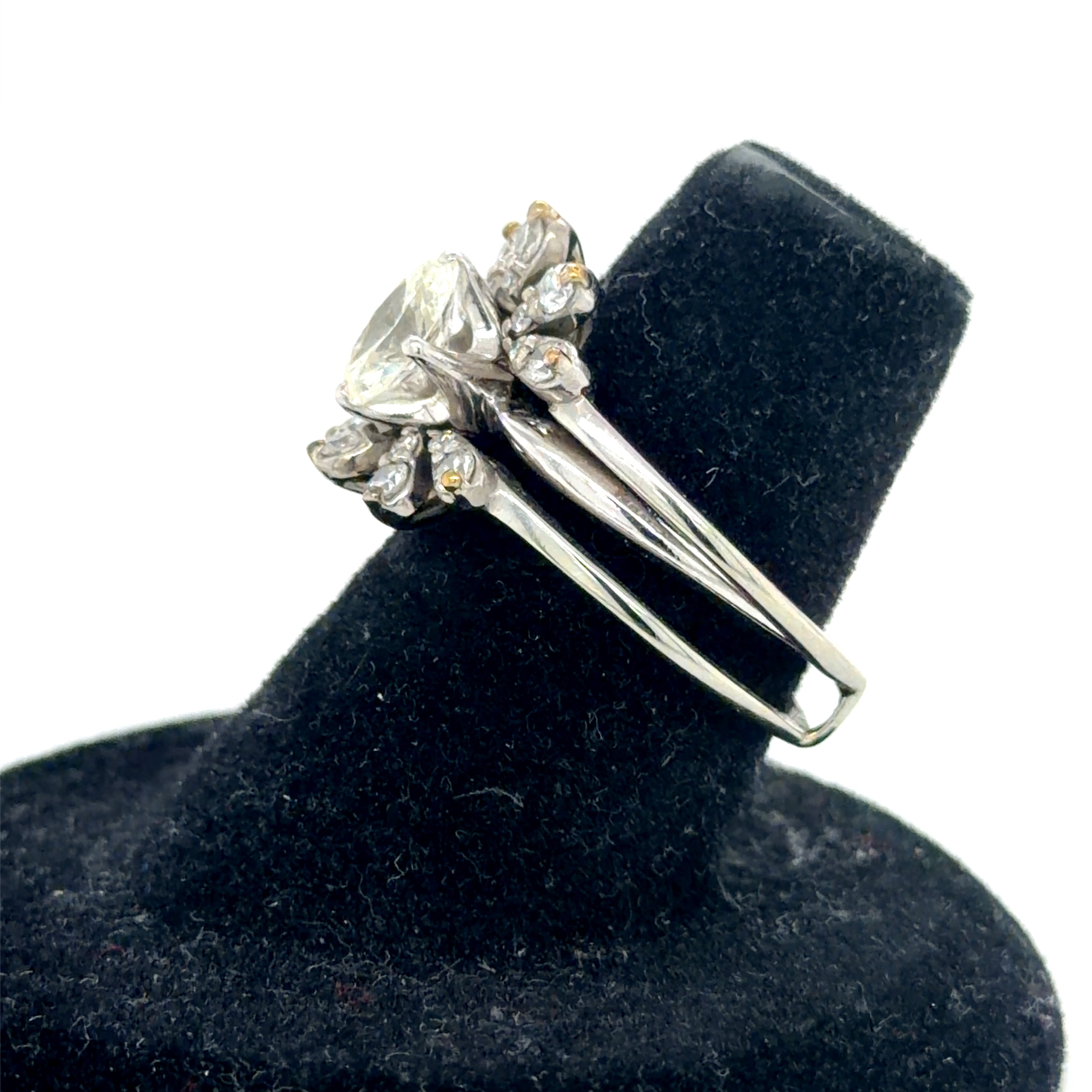 10k White Gold Solitaire Oval Diamond Ring with Guard 0.20ct 4.3g