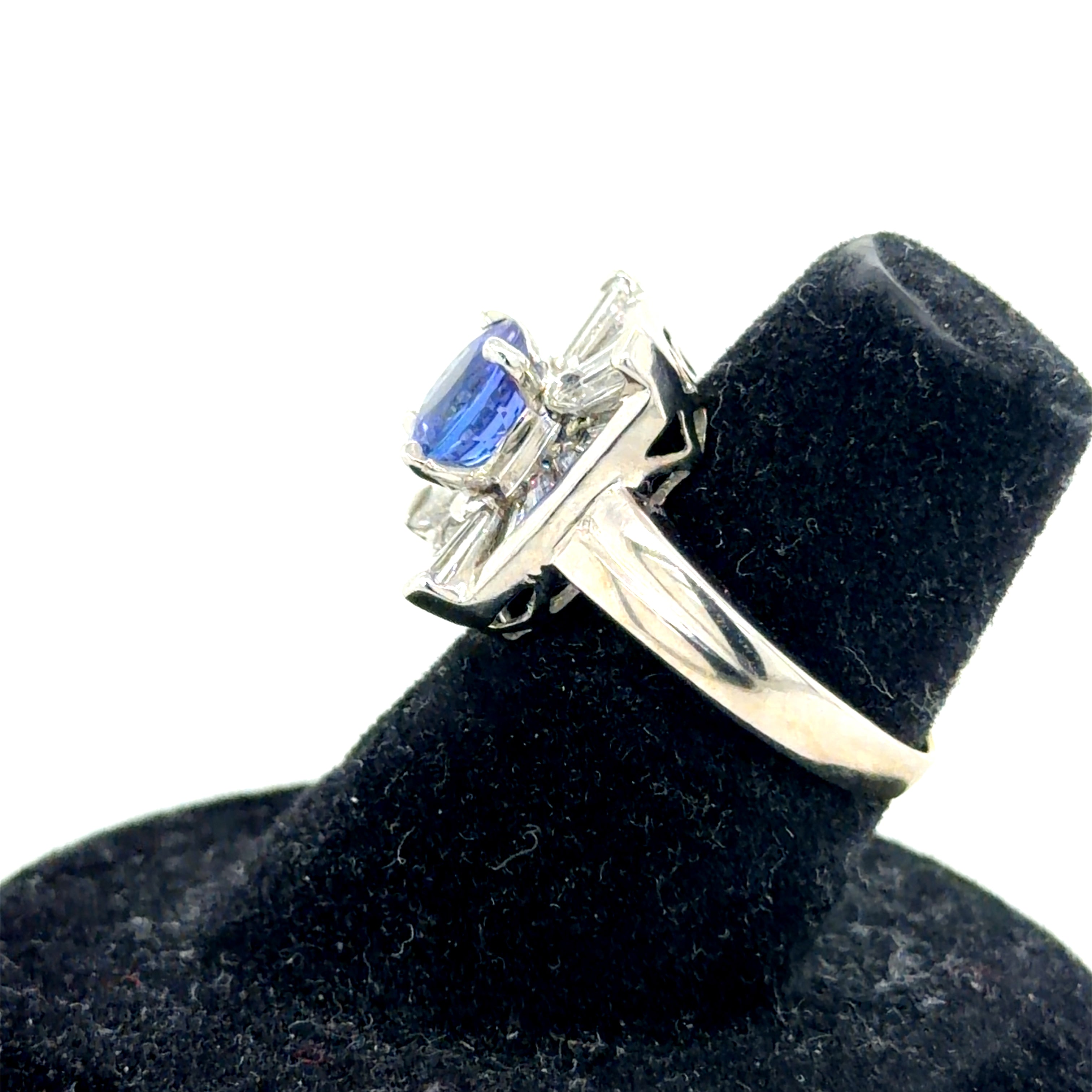 14k White Gold Tanzanite Diamond Ring 4.6g