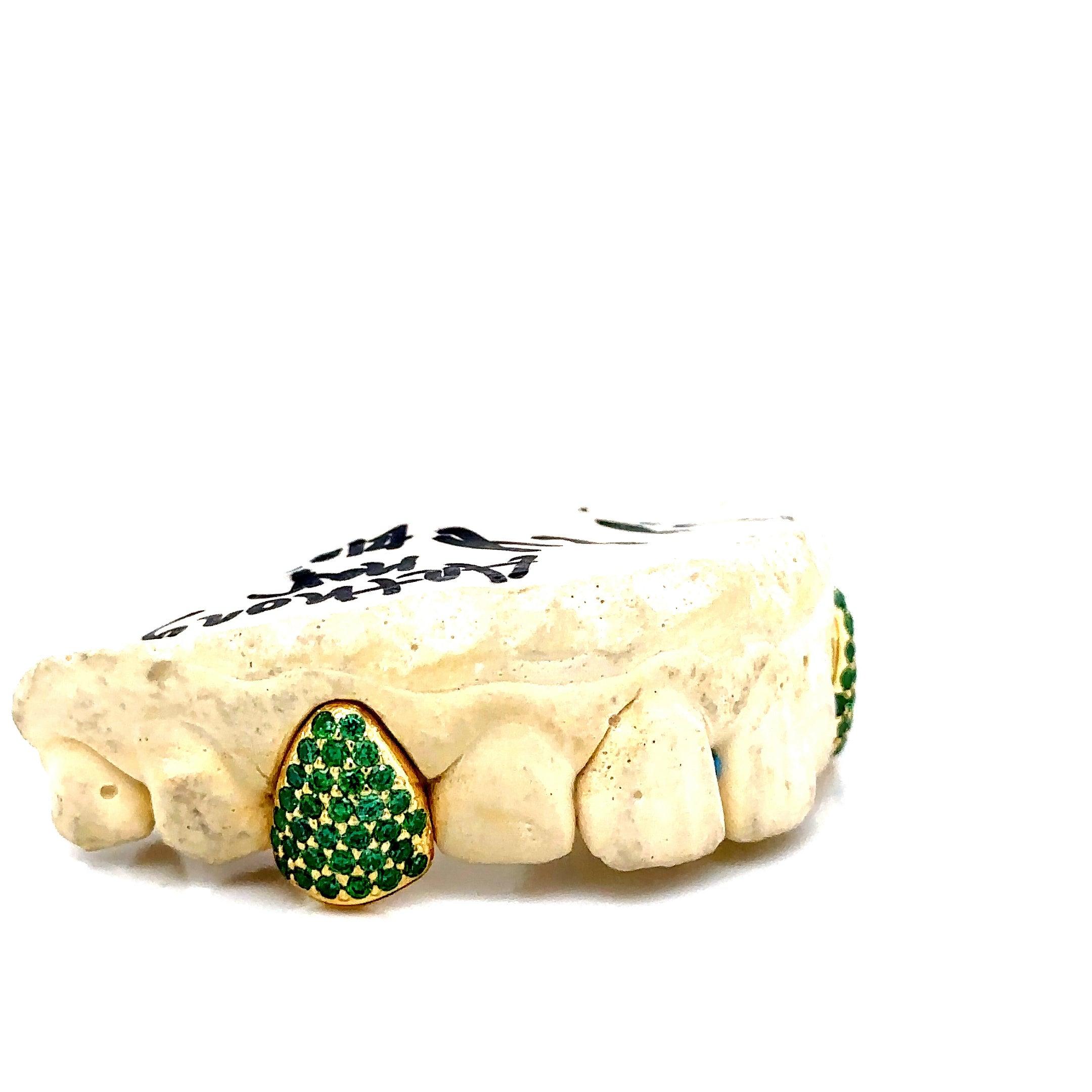 2pc Gold Emerald Flooded Top Fangs