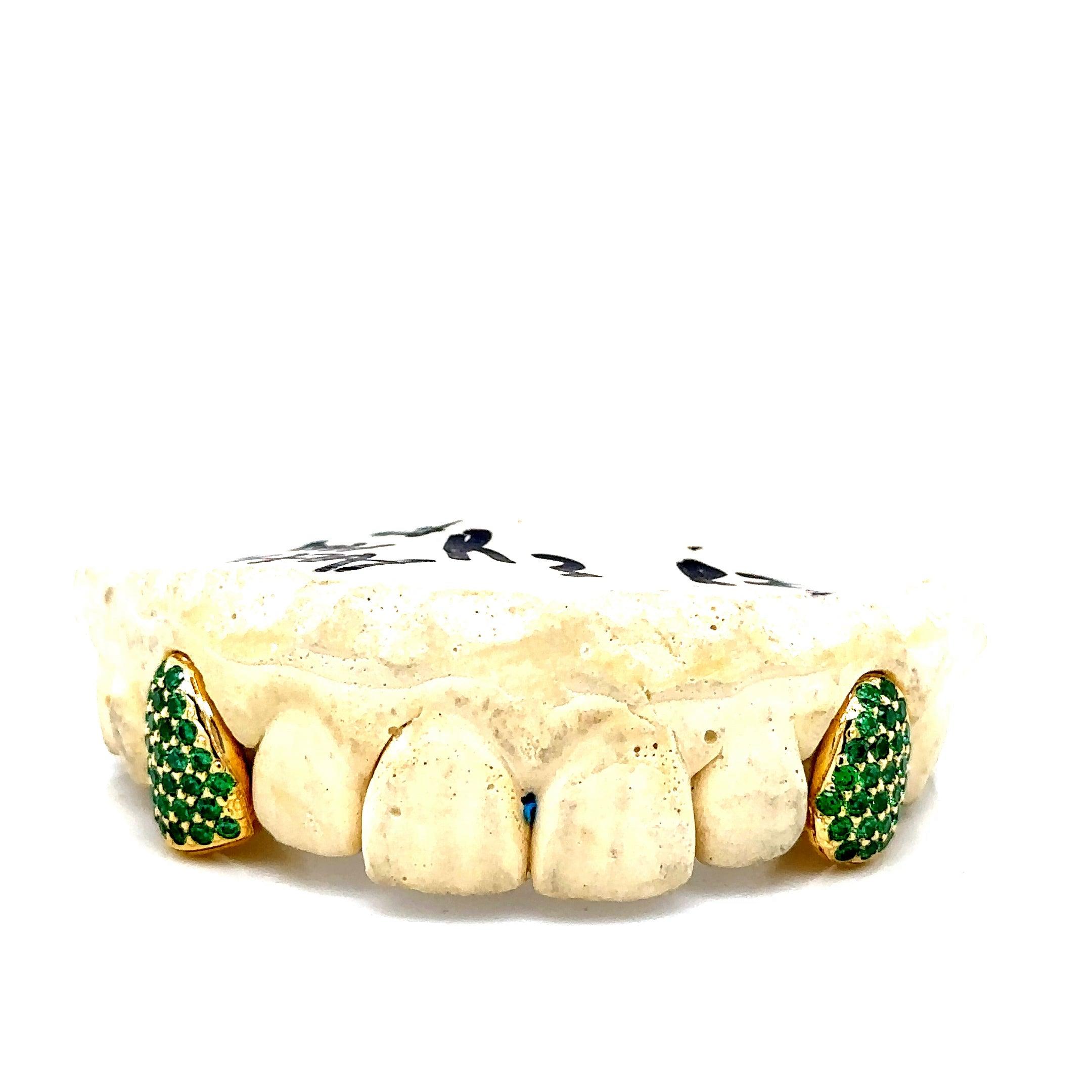 2pc Gold Emerald Flooded Top Fangs
