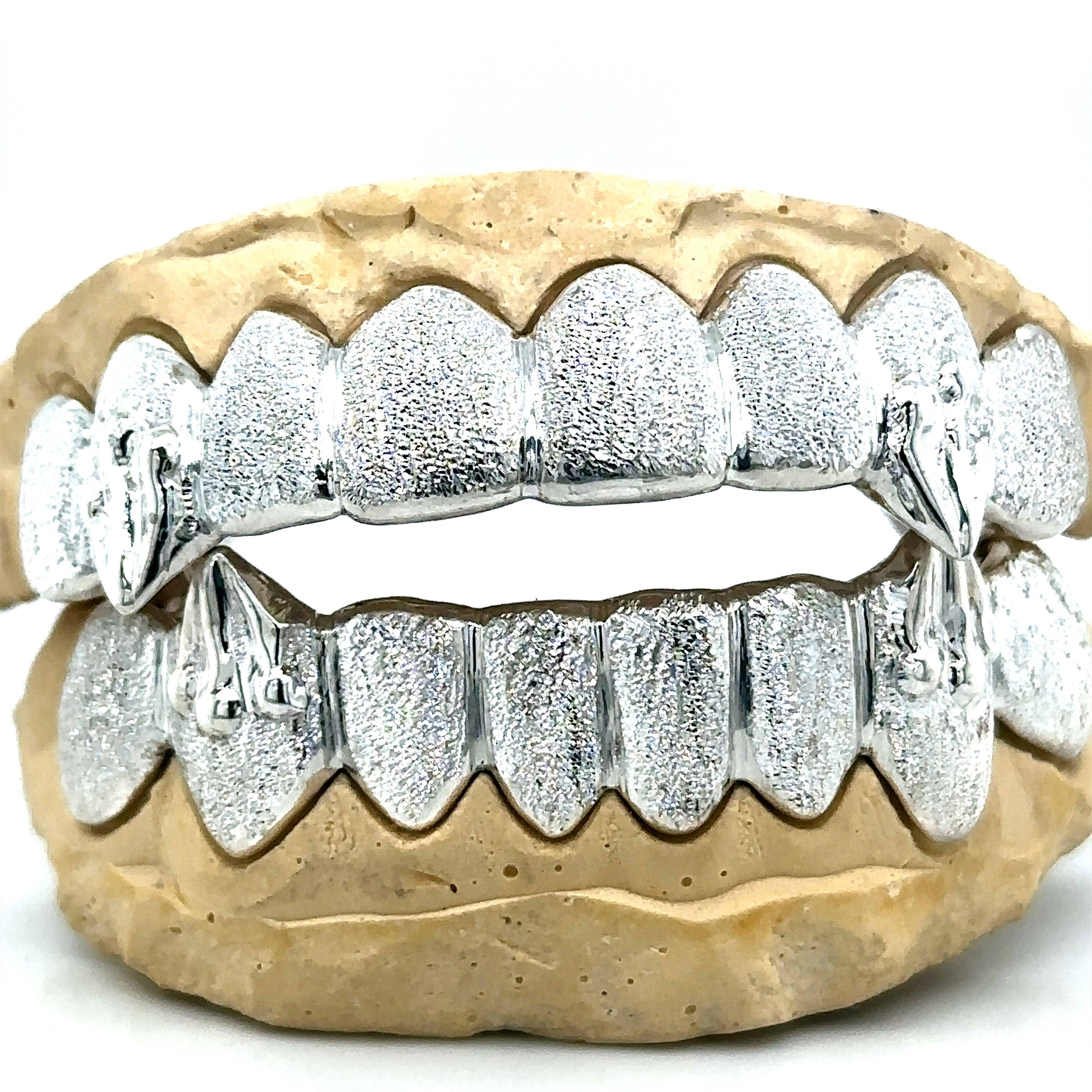 16pc Silver Diamond Dust Drip Fang Grillz