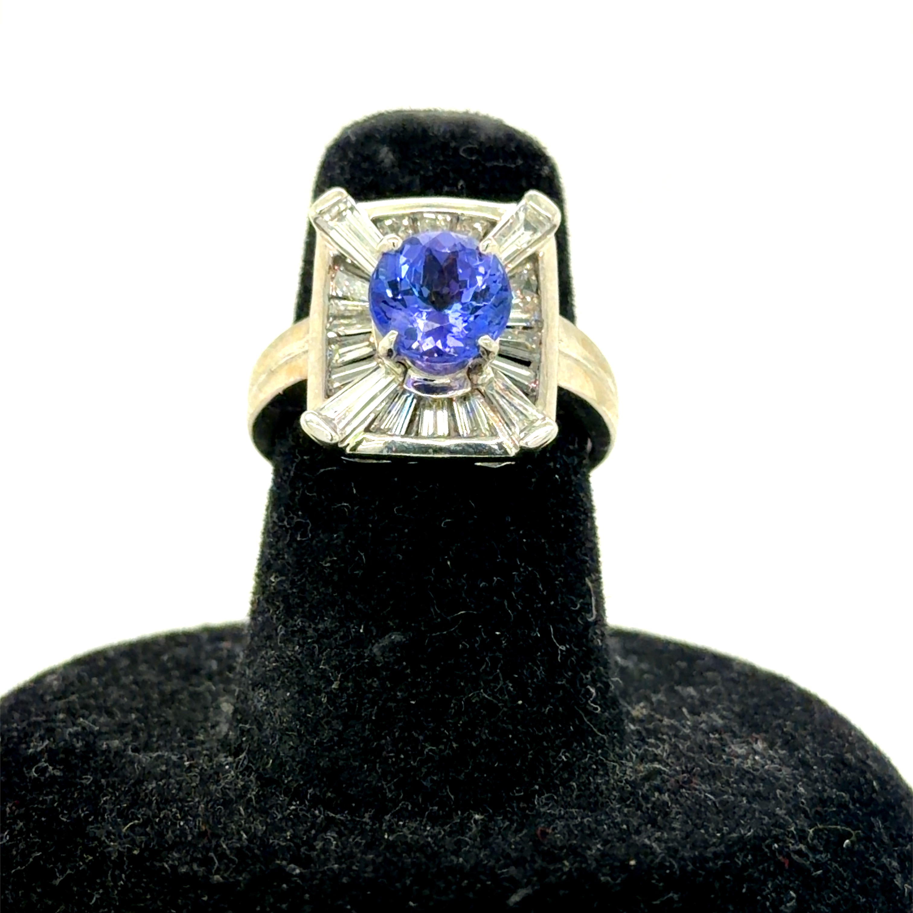 14k White Gold Tanzanite Diamond Ring 4.6g