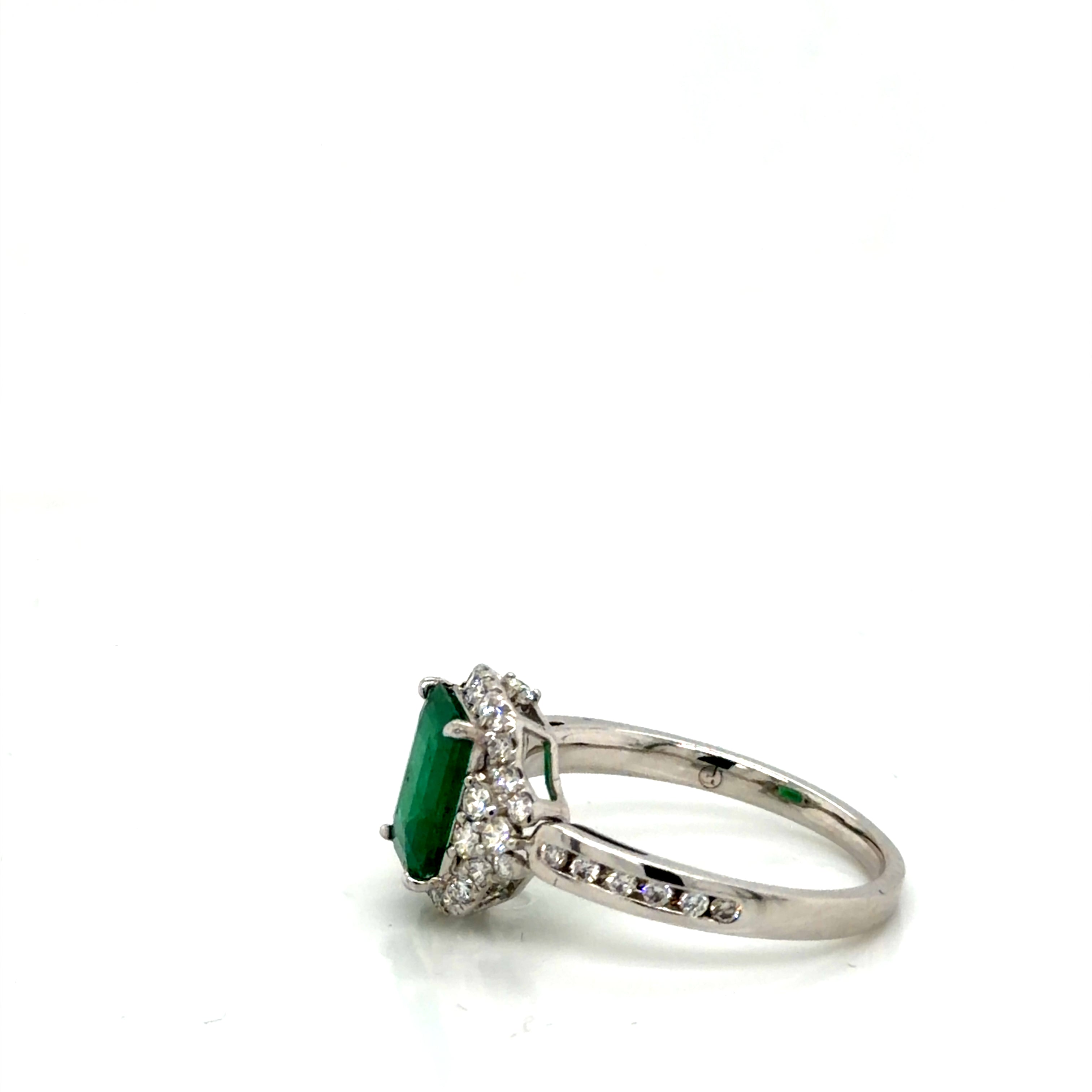 14k White Gold Emerald Diamond Ring 3.1g