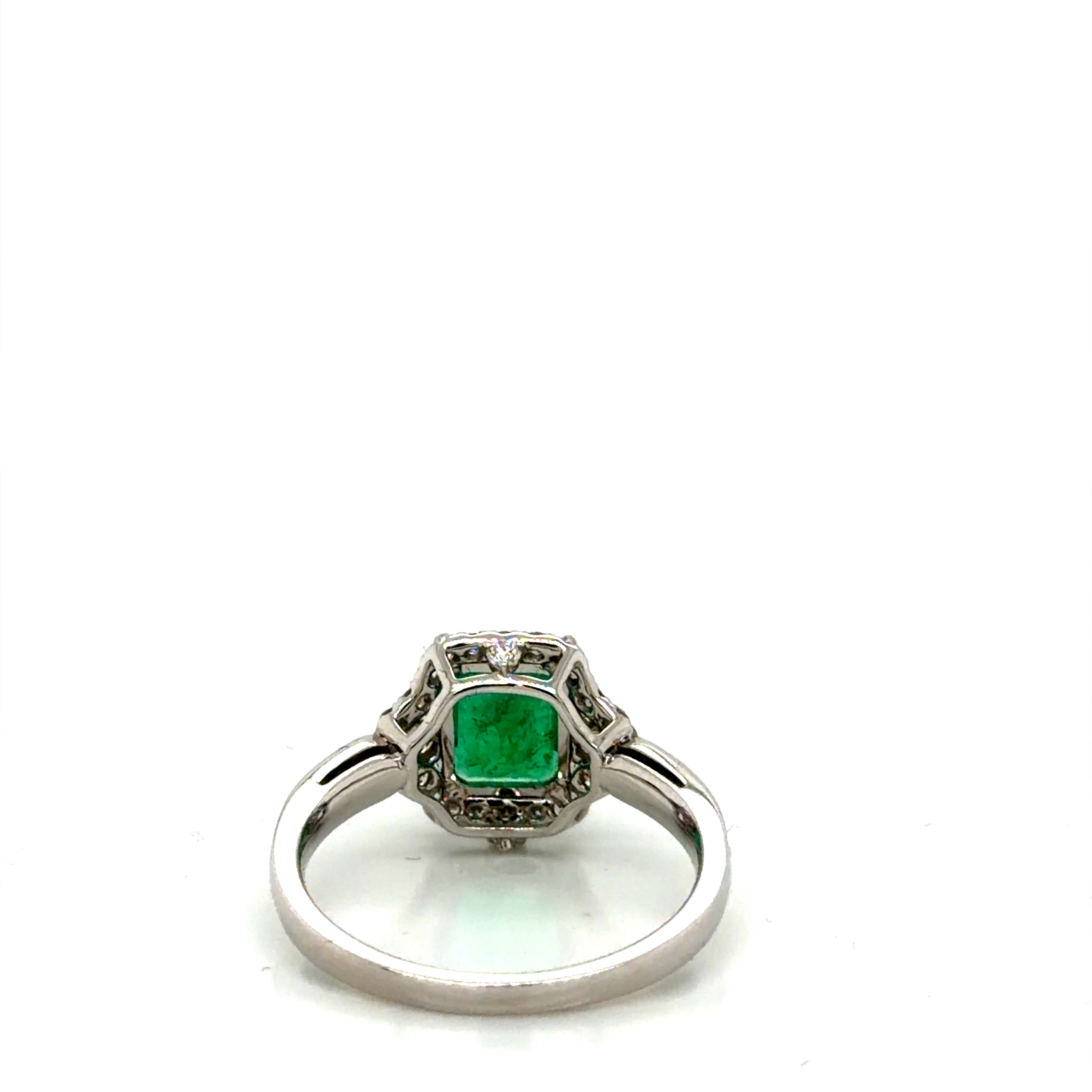 14k White Gold Emerald Diamond Ring 3.1g