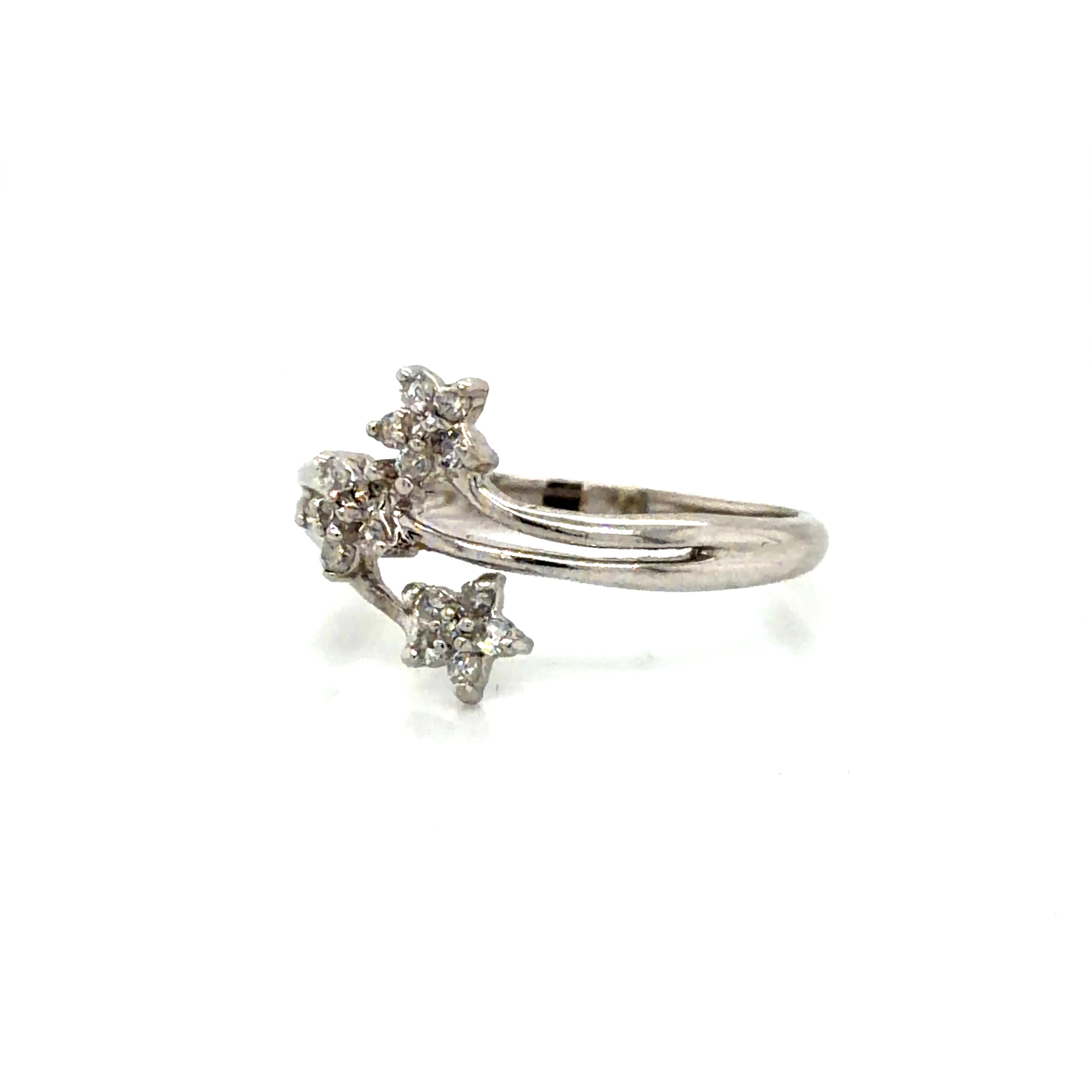 10k White Gold Diamond Star Ring