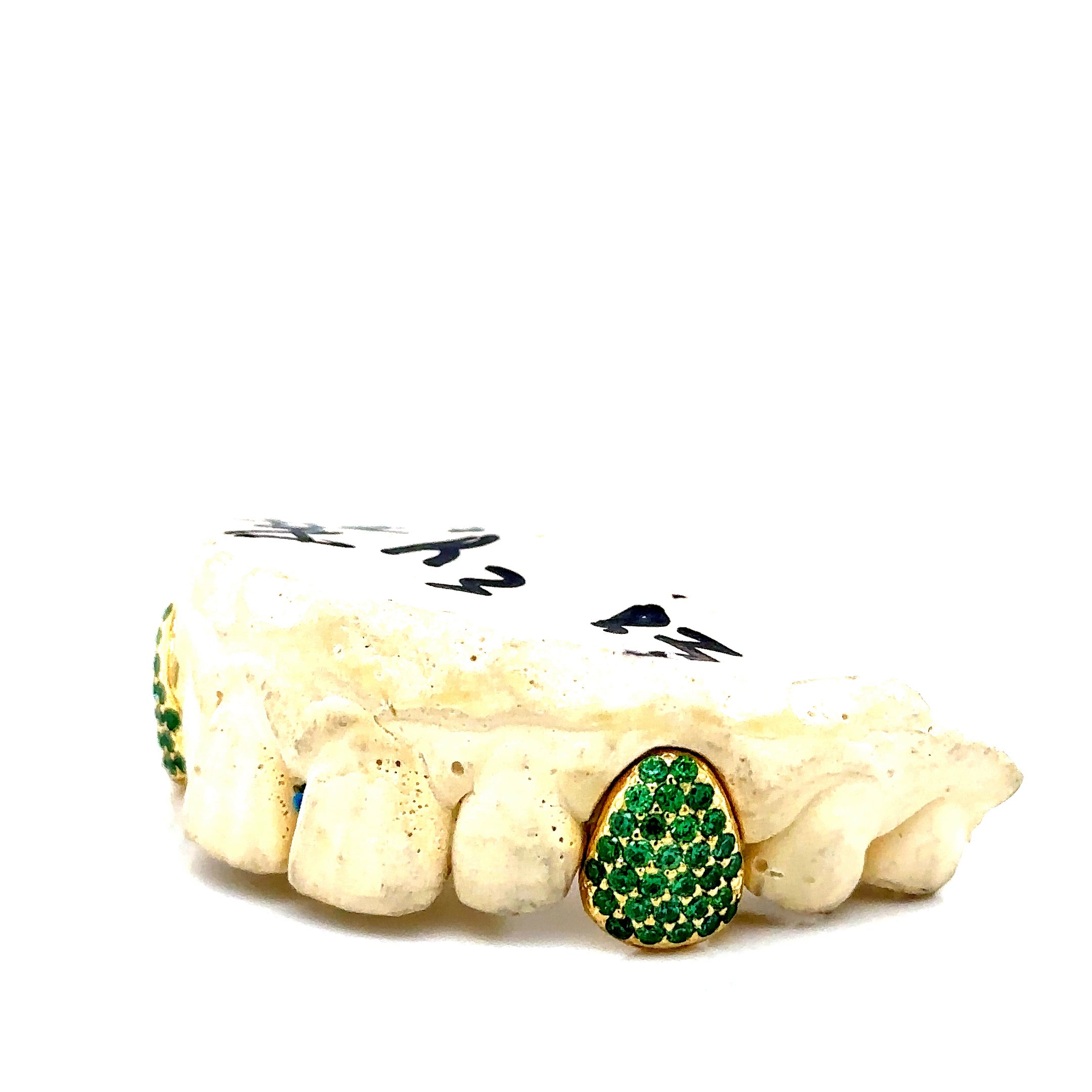 2pc Gold Emerald Flooded Top Fangs